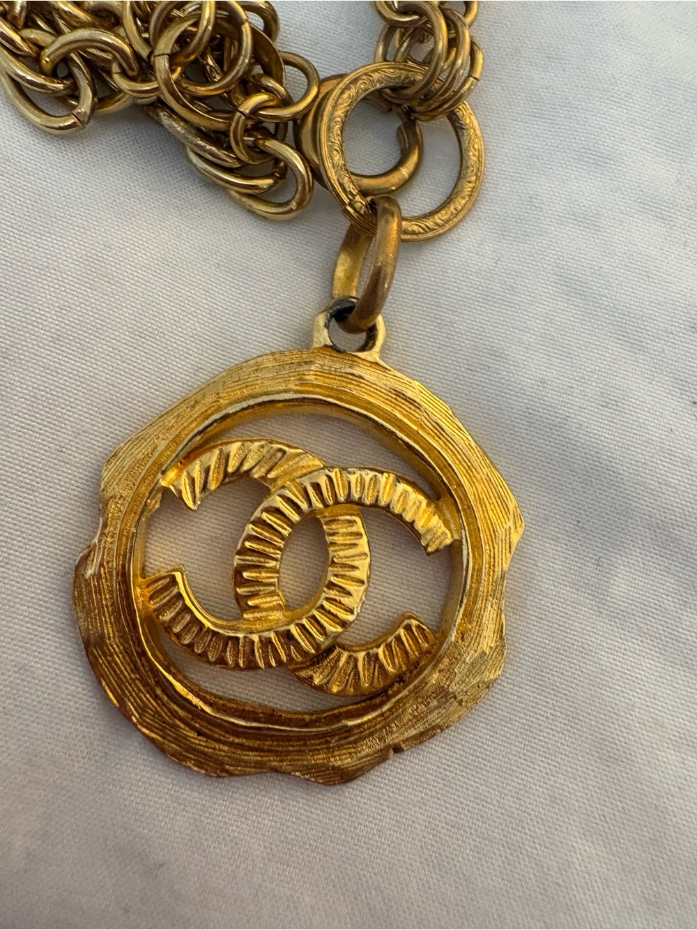 Chanel Gold-Tone Interlocking Pendant bracelet - Picture 2 of 3